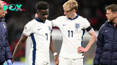 Bukayo Saka injury: Arsenal superstar taken off in England's shock home loss to Greece in UEFA Nations League