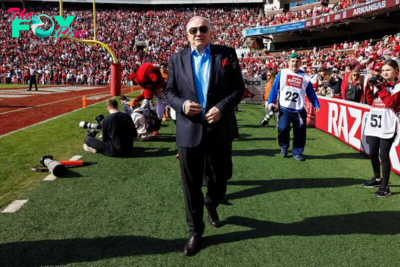 Why won’t Jerry Jones donate to Arkansas Razorbacks' NIL fund?