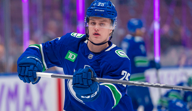 Canucks vs Senators Prediction, Picks & Odds for Tonight’s NHL Game