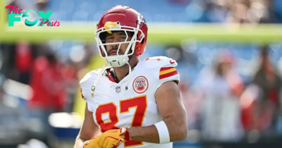 Travis Kelce ‘Felt Bad’ After Seeing a Kid Fall From Stands at Chiefs Game: ‘I Kept on Moving’