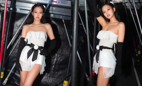 Jennie (BLACKPINK) glowed on the concert stage with a special Chanel’s custom-made white miniskirt