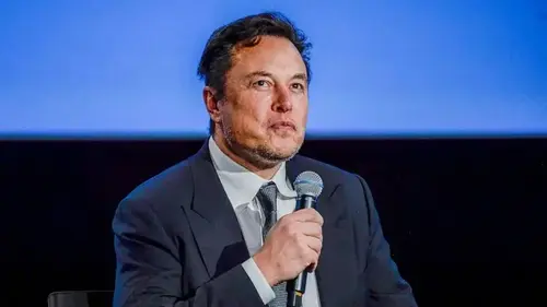 Elon Musk remains silent about Twitter poll calling for his resignation