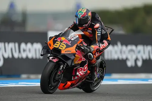 MotoGP Spanish GP: Binder wins wild sprint from Bagnaia