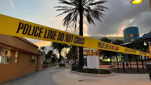 9 injured in shooting near beach in Hollywood, Florida