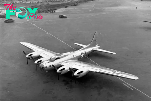 XB-38 Flying Fortress: A Stunning Conversion Testing New Engines in Early World War II