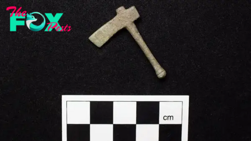 'Richly decorated' Roman villa with 'curse tablets' and tiny axes unearthed in England