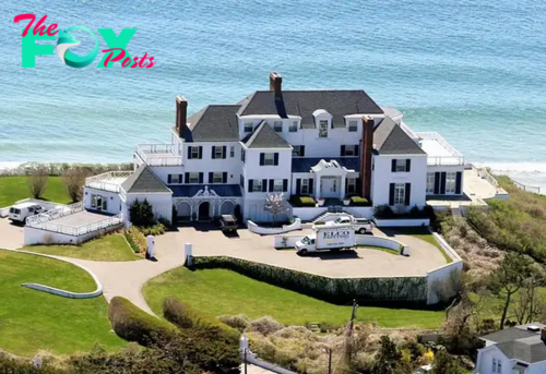 B83.Taylor Swift’s historic estate in Rhode Island