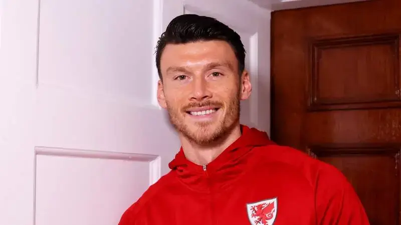 Kieffer Moore names the elite striker he's studied to help improve his game