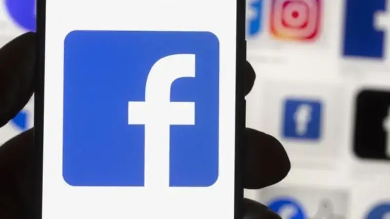 Users divided as Facebook rolls out ‘annoying’ change to millions of iPhones