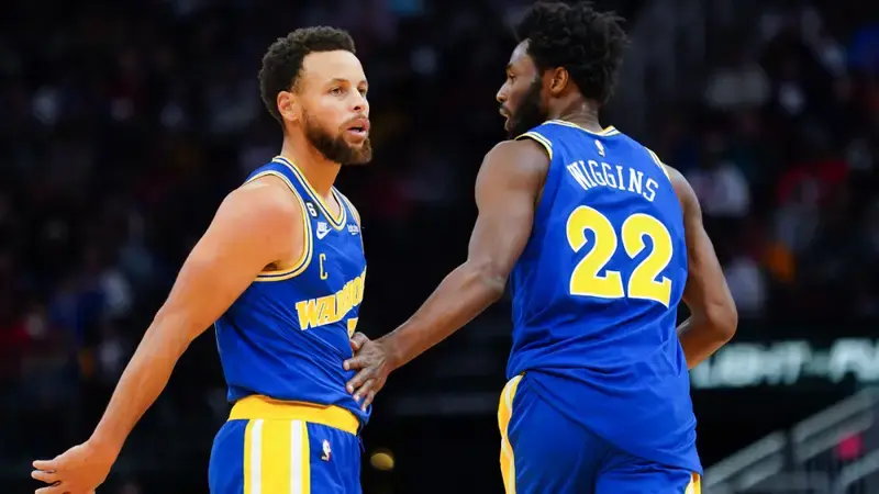 Stephen Curry, Andrew Wiggins pull off feat Splash Brothers never have as Warriors become first team to 400 3s