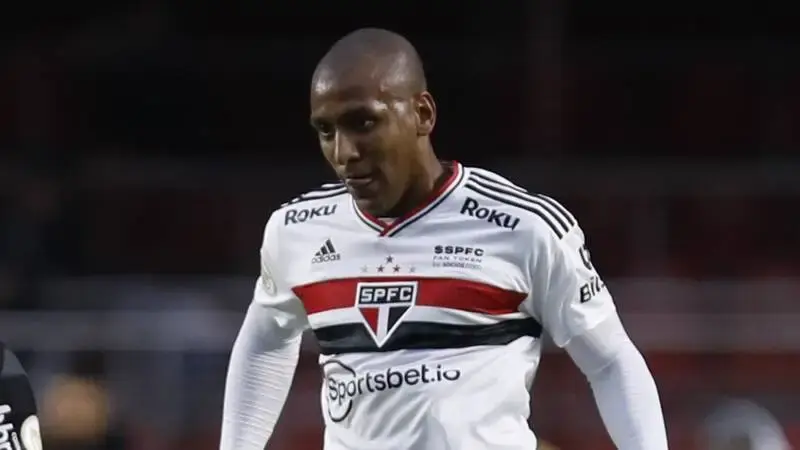 West Ham agree deal with emerging Sao Paulo centre-back
