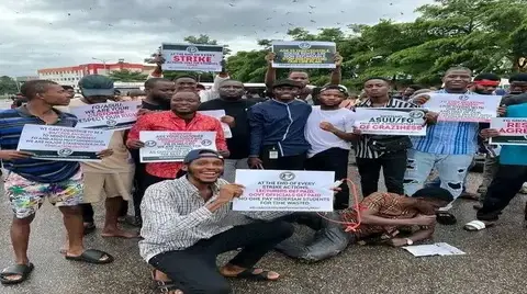 Day 1 Of Uniben Students Protest Against ASUU Strike
