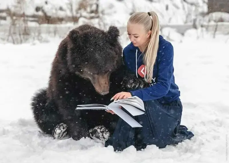 Woman Rescued This Cute Bear From The Circus Two Years Ago, Now They Are Best Friends