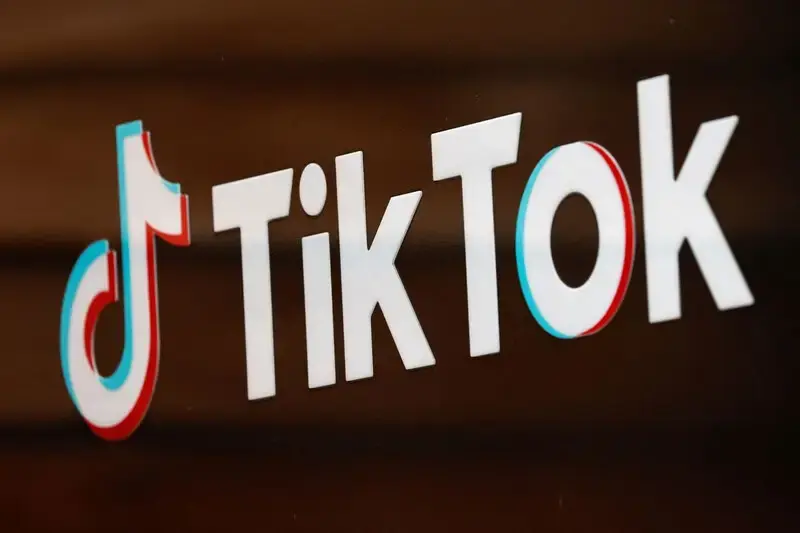 TikTok tests full screen horizontal videos