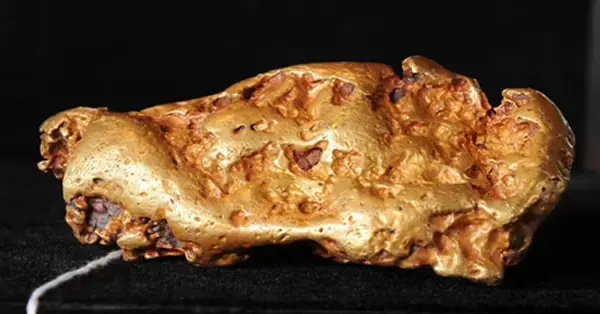 Australian trio unearth two massive gold nuggets worth nearly £200,000
