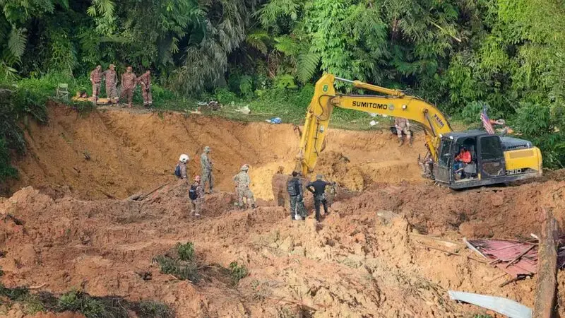 Landslide at Malaysia campground kills 21, leaves 12 missing