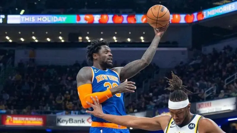 Knicks use late surge to beat Pacers for seventh straight win as Julius Randle, Jalen Brunson come up clutch