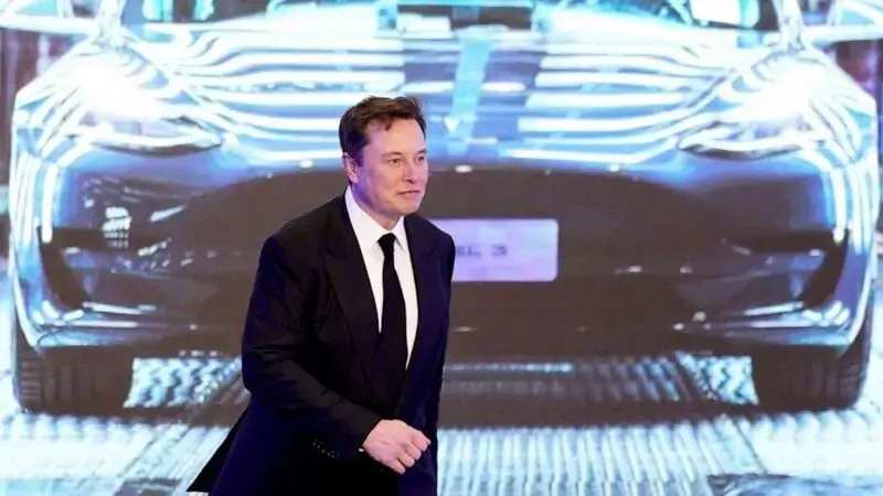 Question raised in multibillion-dollar lawsuit over Elon Musk Tesla tweet