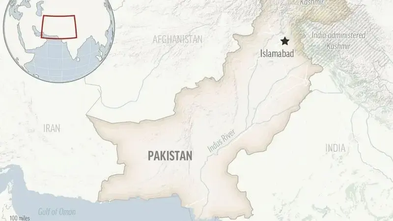 Pakistan troops search for attackers after 6 soldiers killed