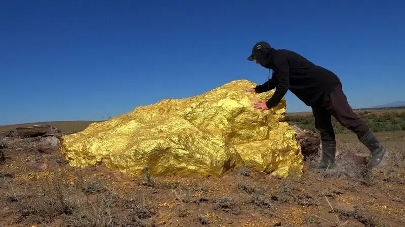 The Holtermann Nugget – Huge Gold Specimen