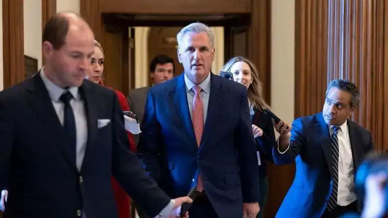 McCarthy struggles to clinch support to be House speaker, with hours to go before crucial vote