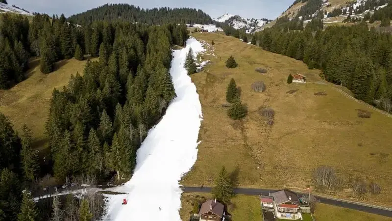 Alpine slopes face snow shortage in unseasonably warm winter