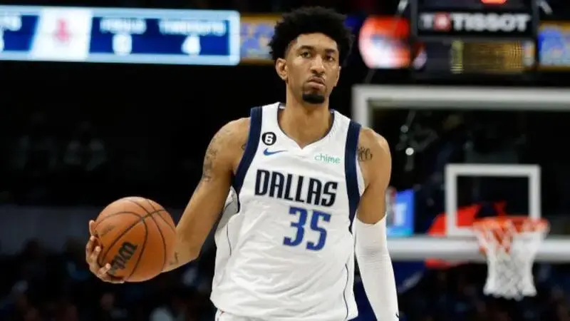 Christian Wood, Mavs talking extension; Dallas expected to explore trade if no deal is reached, per report