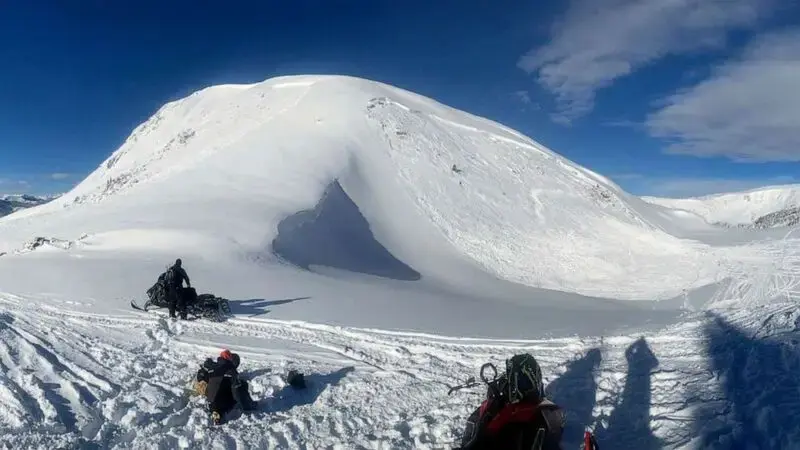 2 snowmobile riders buried, killed in Colorado avalanche: Officials