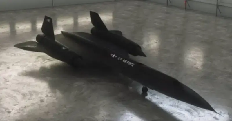 Engineering Madness with the SR-71 Blackbird