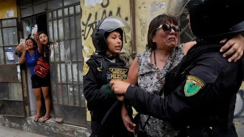 Peru closes Machu Picchu as anti-government protests grow