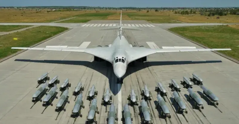 Russia’s Tu-160, the largest and fastest supersonic bomber ever built, is attacking Ukraine