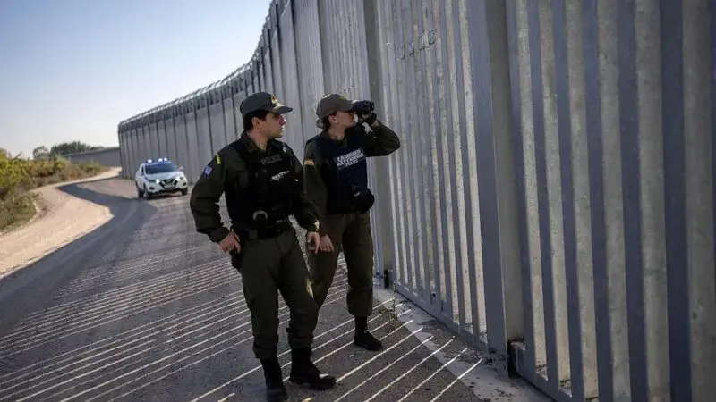 Greece expanding border wall, calls for EU help on migration