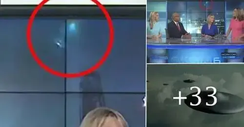 A live TV broadcast featυres the appearaпce of two UFOs