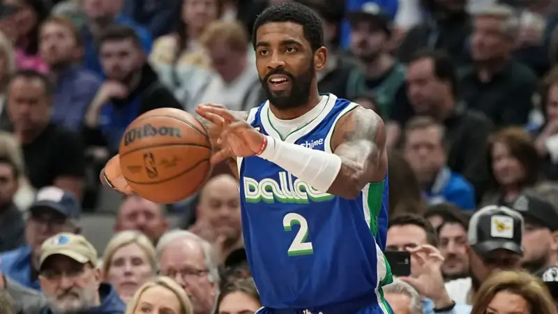 Kyrie Irving free agency: Newly acquired Mavericks star says he won't discuss long-term future