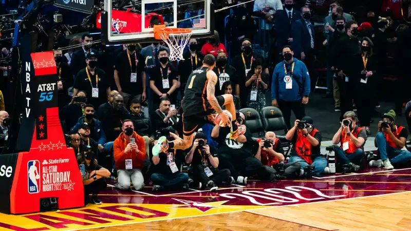 The Slam Dunk Contest can't attract stars anymore, so why not make it a team event?