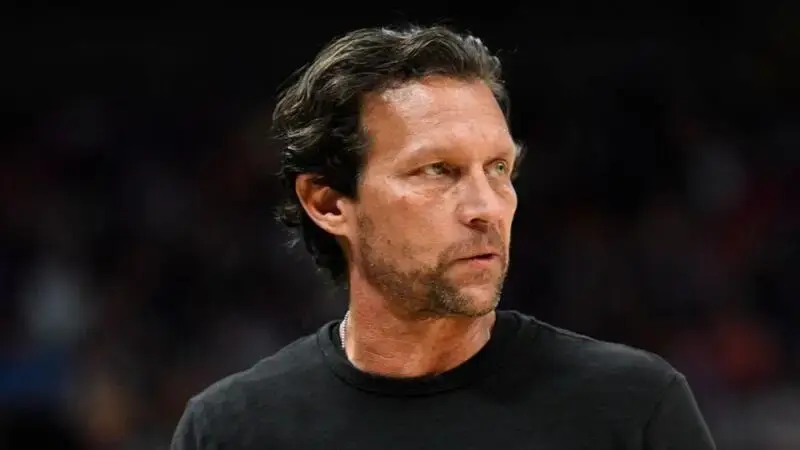 Quin Snyder agrees to five-year deal to become coach of the Hawks, will be on sideline Tuesday