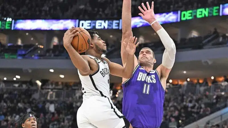 Bucks' Brook Lopez furthers Defensive Player of the Year case with career-high nine blocks vs. Nets