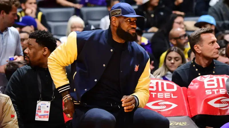 LeBron James is hyped about what he's seeing from new-look Lakers: 'I love this team'