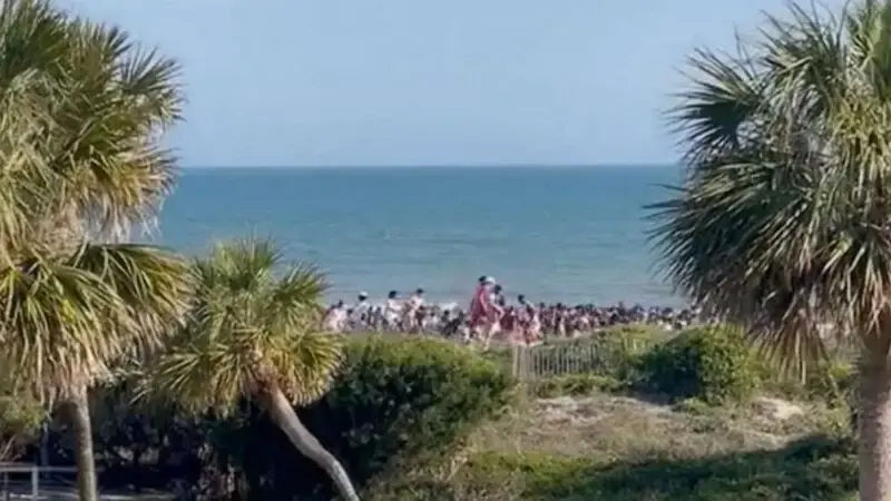 Senior skip day shooting injures 6 at South Carolina beach