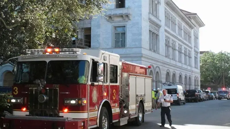 3 hurt in floor collapse in Savannah's 1899 US courthouse