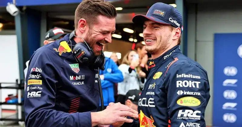 Video: Verstappen sim racing blunder leaves teammates in stitches