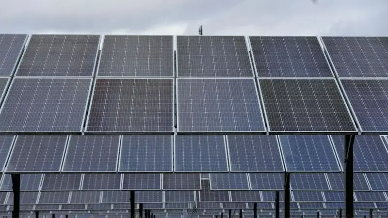 US invests in alternative solar tech, more solar for renters