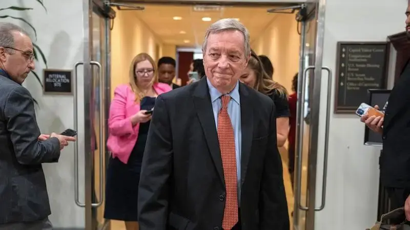 Roberts declines Senate request to testify on court ethics