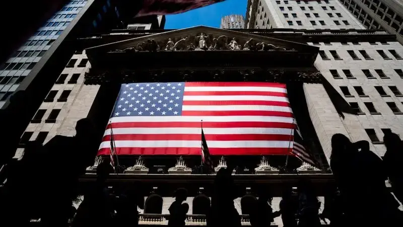 Stock market today: Dow drops 500 as banks tumble again
