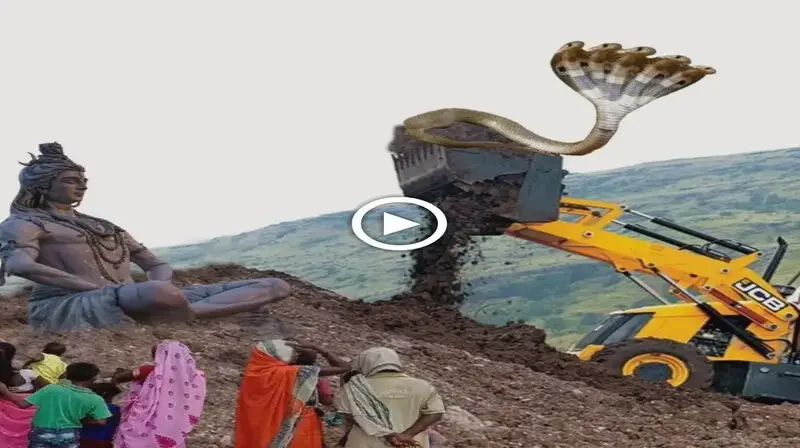 The giant 5-headed snake appeared as soon as people used an excavator to ram the thousand-year-old idol (VIDEO)