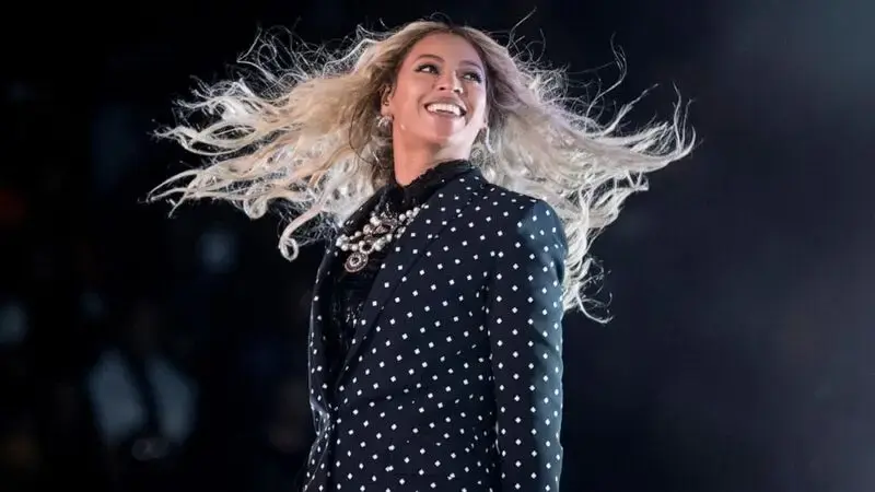 Beyoncé dazzles fans in 'Renaissance' world tour opening concert