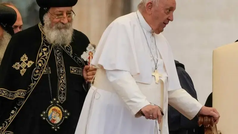 Catholic, Coptic Orthodox popes offer joint Vatican blessing