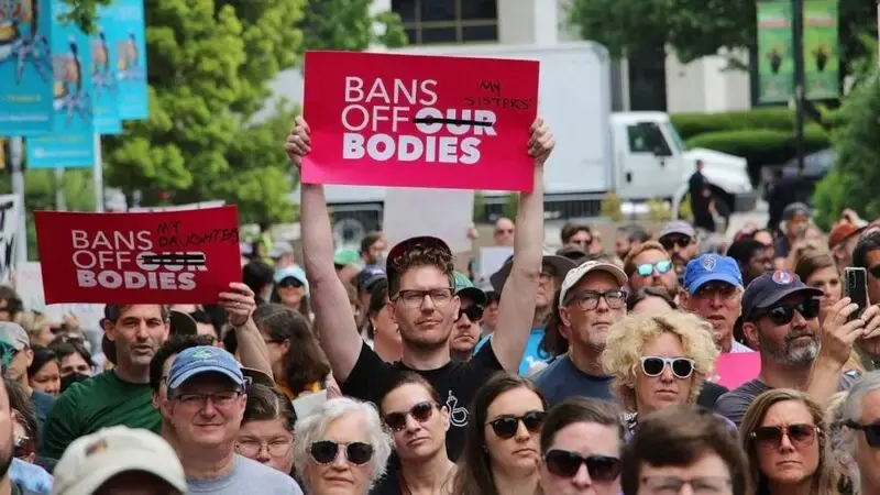 North Carolina governor vetoes abortion limits, launches override showdown