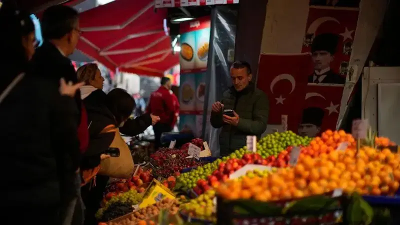 How Turkey's president maintains popularity despite economic turmoil