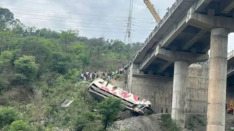 At least 10 dead, 55 injured as bus of Hindu pilgrims falls into gorge in Indian-controlled Kashmir